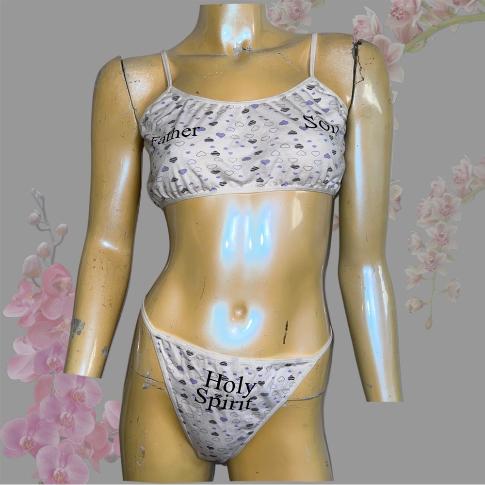 Praying 2 Piece Set